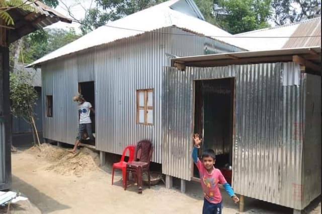 নতুন ঘরে কষ্ট ঘুঁচলো অনামিকার