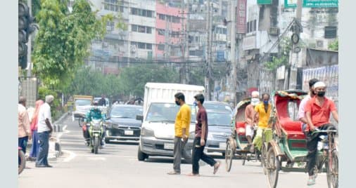 রাজধানীতে লকডাউনে বেড়েছে যানবাহন চলাচল