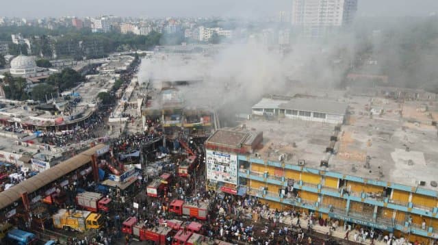 অনির্দিষ্টকালের জন্য নিউমার্কেট বন্ধ ঘোষণা