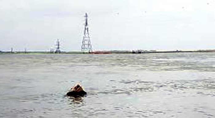 ধনু নদীর পানি বিপদ সীমা ছুঁই ছুঁই, ফসলহানীর আশংকা