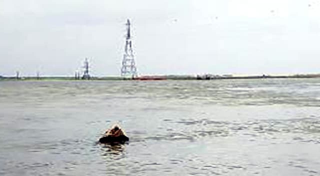 ধনু নদীর পানি বিপদ সীমা ছুঁই ছুঁই, ফসলহানীর আশংকা
