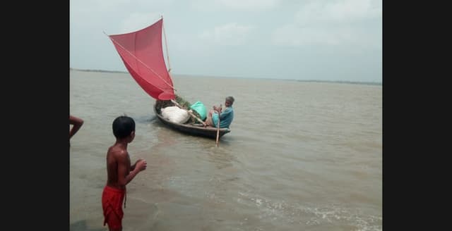 বিলুপ্তপ্রায় পালতোলা নৌকা