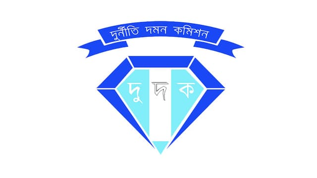 আদালতের ছাদ ভেঙে মাথায় পড়লো  দুদক কর্মকর্তার
