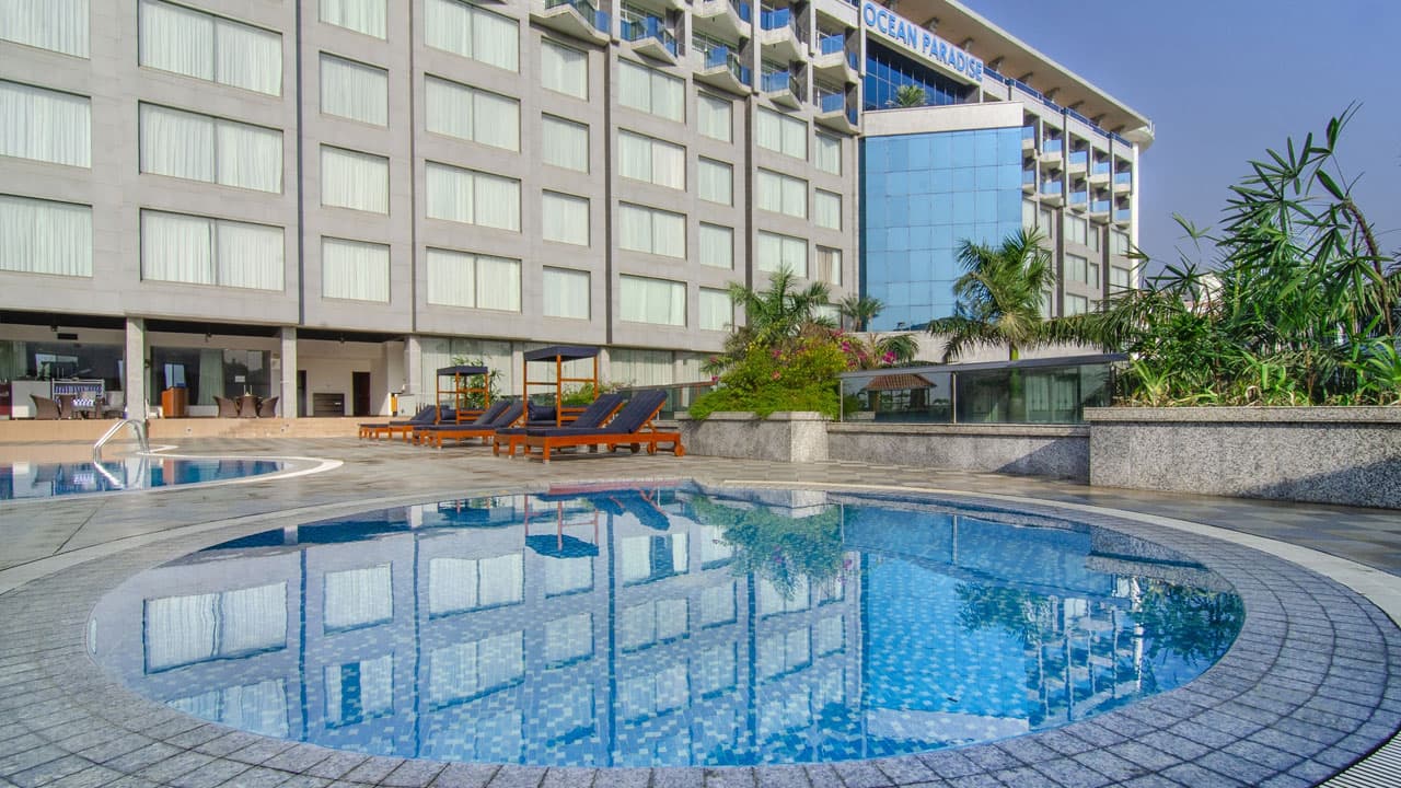 অসাবধানতায় হোটেল ওশান প্যারাডাইসের সুইমিংপুলে ডুবে গেল সাফানা