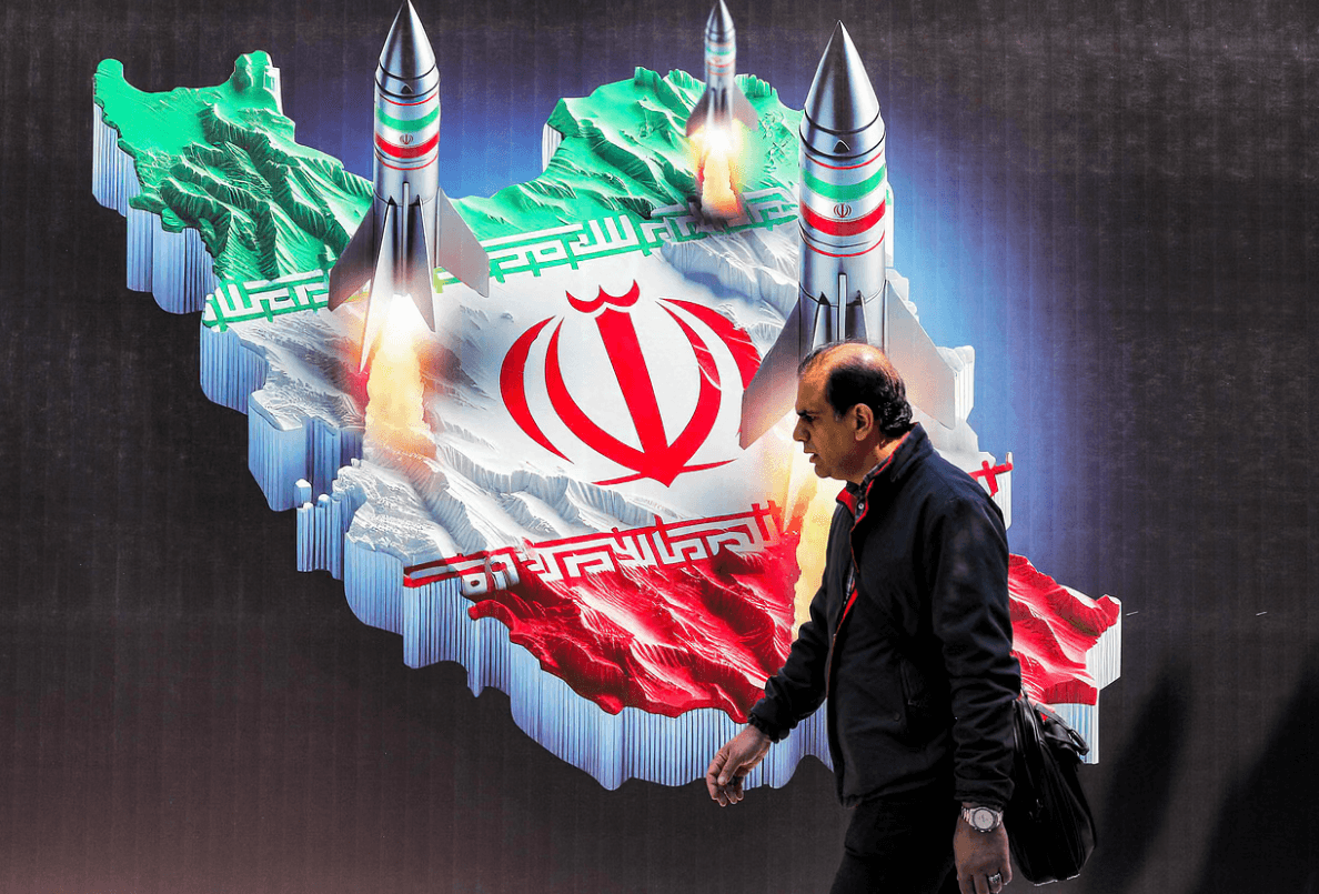 আবারো ইরানের ওপর নতুন নিষেধাজ্ঞার কথা ভাবছে যুক্তরাষ্ট্র ও ইইউ