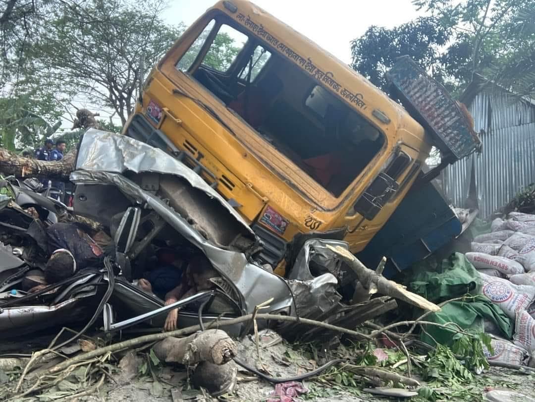 ঝালকাঠিতে দুর্ঘটনায় নিহত বেড়ে ১৪, তদন্ত কমিটি গঠন