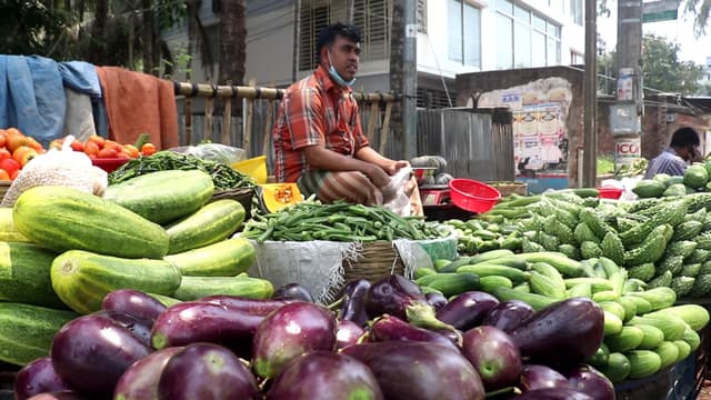 বরিশালে নিত্যপণ্যের চড়া দাম, নাকাল নিন্ম আয়ের মানুষ