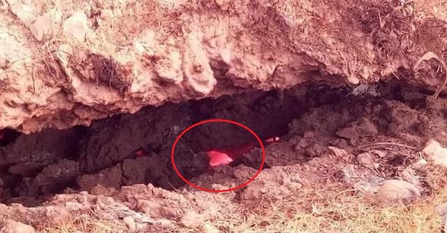 কক্সবাজারে মাটি ফুঁড়ে বের হচ্ছে আগুন