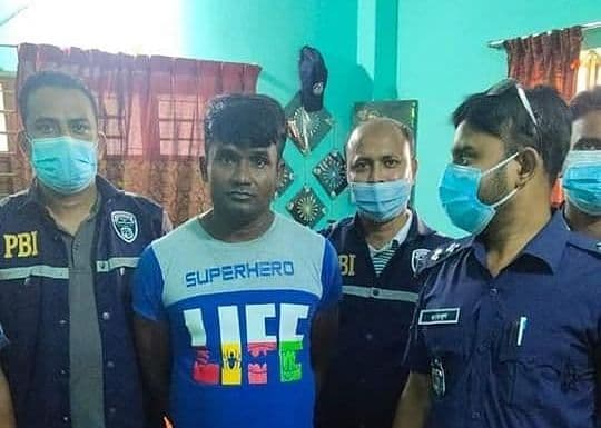 তরুণীকে হত্যা করে ডোবায় ফেলেন পুলিশ কনস্টেবল