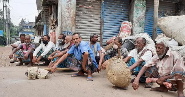 লকডাউনে রাজধানীর নিম্ন আয়ের মানুষ বিপাকে