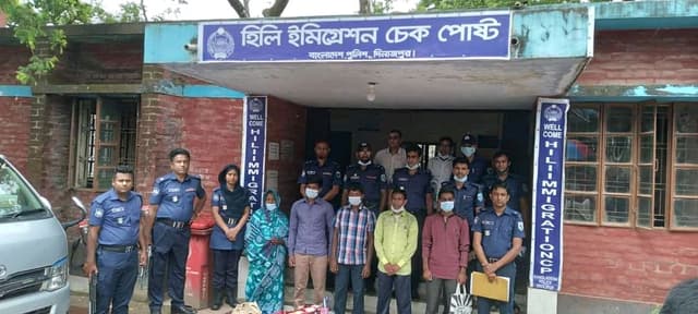 কারাভোগের পর নিজ দেশে ফিরে গেলেন ভারতীয় ৫ নাগরিক