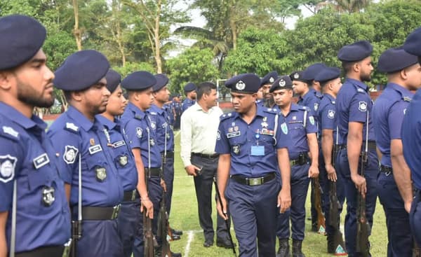 মৌলভীবাজার জেলা পুলিশের মাস্টার প্যারেড ও মাসিক কল্যাণ সভা অনুষ্ঠিত