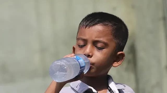 চলমান তাপদাহে প্রাথমিক ও গণশিক্ষা মন্ত্রণালয়ের নতুন সিদ্ধান্ত