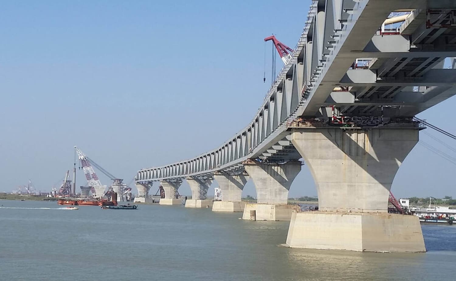 পদ্মা সেতুতে বাসের টোল ২৪০০ টাকা, ট্রাকে ২৮০০
