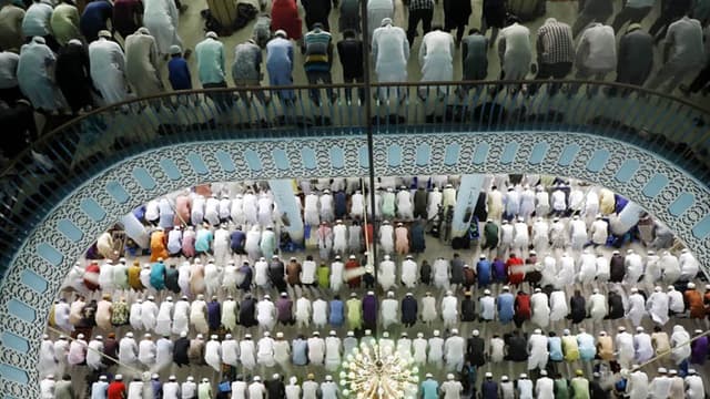 ঝড় হলে বায়তুল মোকাররমে হবে দেশের প্রধান ঈদ জামাত