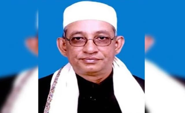 ঈদের জামাতে মুসুল্লিকে খুনের হুমকি সাবেক প্রতিমন্ত্রীর!