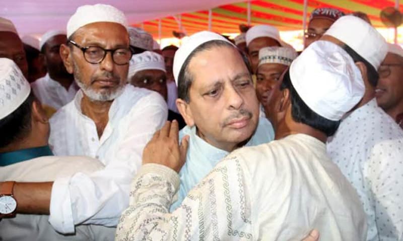 বরিশালে ঈদজামাতে মুসলিম উম্মাহর শান্তি কামনা