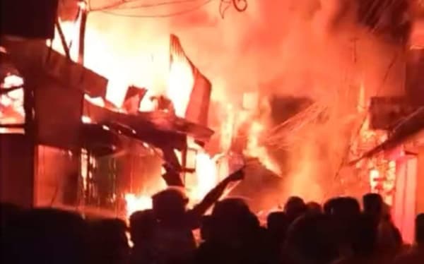 পাথরঘাটা গ্যাস সিলিন্ডার বিস্ফোরণ, বসতঘর পুড়ে ভষ্ম!