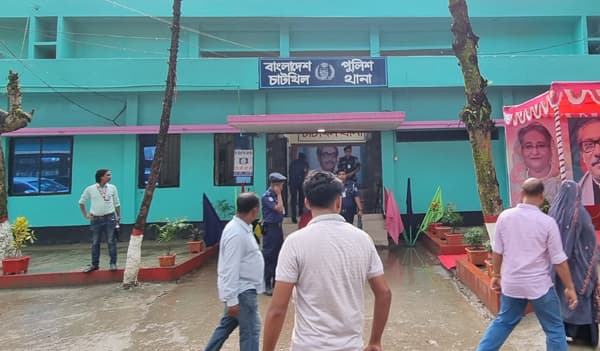 নোয়াখালীতে ধান কাটা মেশিনের ধাক্কায় শিশুর মৃত্যু