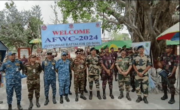 হিলি সীমান্ত পরিদর্শনে তিন বাহিনীর প্রতিনিধি দল