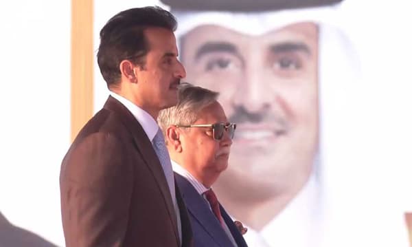 ঢাকায় পৌঁছালেন কাতারের আমির