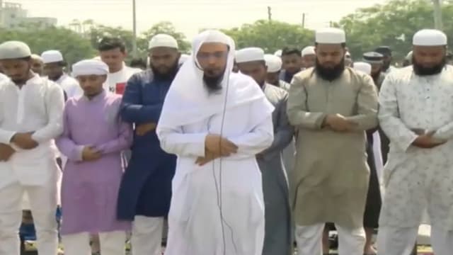 বৃষ্টির প্রার্থনায় আফতাবনগরে ইসতিসকার নামাজ আদায়