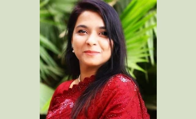 আ.লীগ নেত্রীকে কুপিয়ে হত্যা, বটি ও চাকুসহ স্বামী গ্রেপ্তার