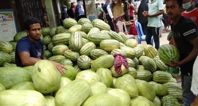 উত্তপ্ত দেবীদ্বারের তরমুজ বাজার