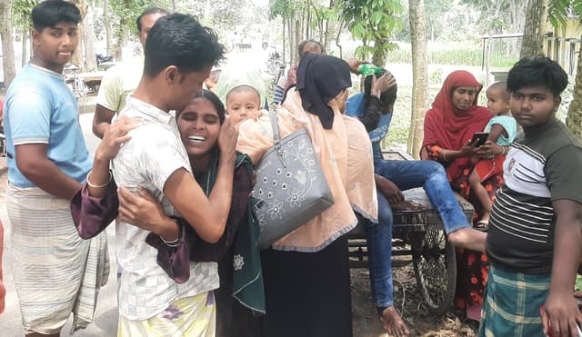 বড়াইগ্রামে ট্রাকের ধাক্কায় ভ্যান চালক নিহত