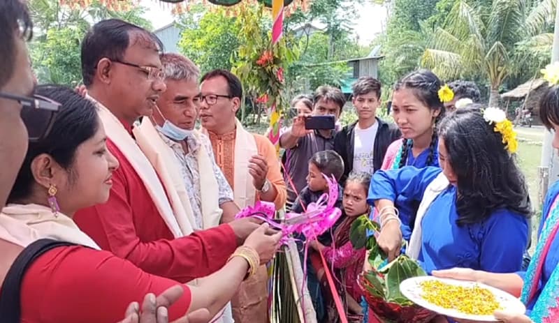 কলাপাড়ায় জলকেলি উৎসব অনুষ্ঠিত