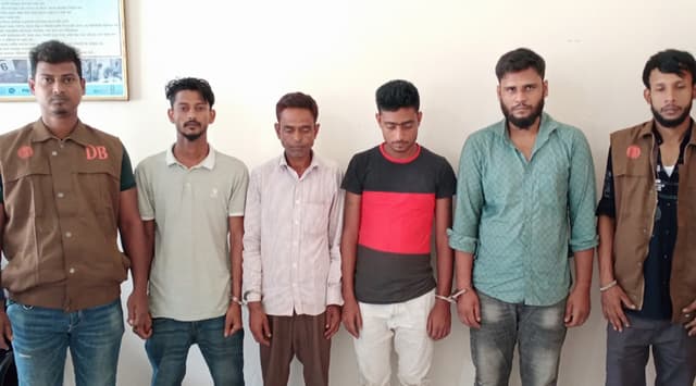 নেত্রকোণায় ইয়াবা ও হেরোইনসহ ৪ কারবারী আটক