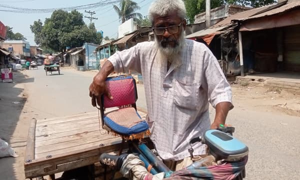 আত্রাইয়ে তীব্র গরমে দুর্ভোগে শ্রমজীবী মানুষ