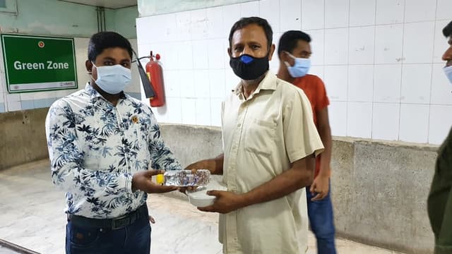 ছাত্রলীগ নেতা মারুফ, অনুকরনীয় করোনা যোদ্ধা