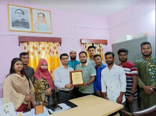 ডোনেট ফর ভূরুঙ্গামারী যুব ফাউন্ডেশন বাংলাদেশ'কে সম্মাননা প্রদান