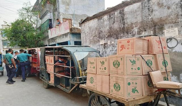 ডিলারের স্ত্রীর দোকান মিলল টিসিবির পণ্য