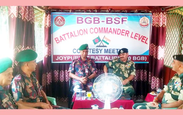হিলি সীমান্তে বিজিবি-বিএসএফের পতাকা বৈঠক