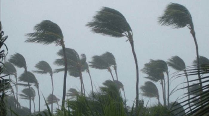 ঝড়ের আভাস, দেশের নদীবন্দরে সতর্ক সংকেত