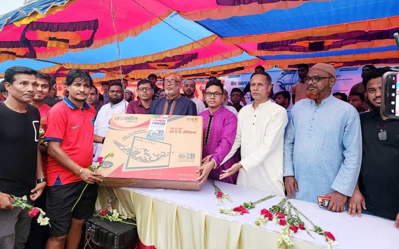 দেবীদ্বারে ক্রীড়া সংঘ'র ঈদ পরবর্তী ফুটবল খেলা অনুষ্ঠিত