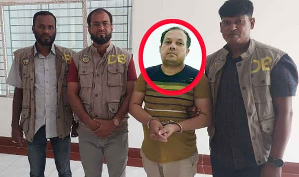 একই সঙ্গে সিটি কর্পোরেশনের প্রধান নির্বাহী ও প্রধানমন্ত্রীর পার্সোনাল অফিসার তিনি!