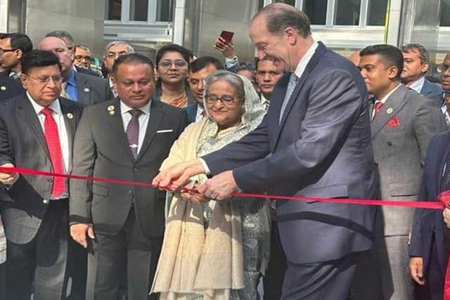 বিশ্বব্যাংকের সঙ্গে ২.২৫ বিলিয়ন ডলারের ঋণ চুক্তি