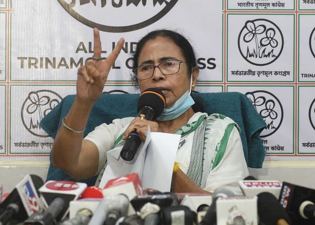 ৭ কারণে বাজিমাত মমতার