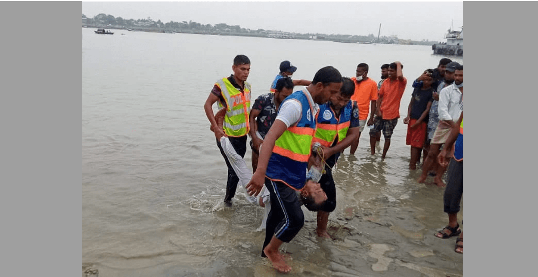'মায়ের লাশ দেখতে যাচ্ছিল তিনি' তবে ফিরলেন স্বামী-সন্তানের লাশ নিয়ে