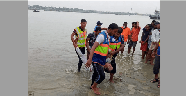 'মায়ের লাশ দেখতে যাচ্ছিল তিনি' তবে ফিরলেন স্বামী-সন্তানের লাশ নিয়ে