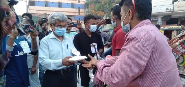 এতিম ও শ্রমজীবীদের মাঝে ব্লাড ক্যাম্প দেবীদ্বারের ইফতার বিতরণ