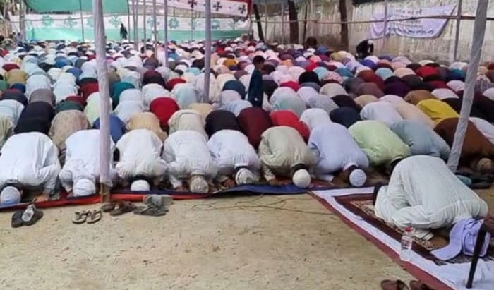 আলোচিত তেঁতুলতলা মাঠে ঈদের নামাজ আদায়