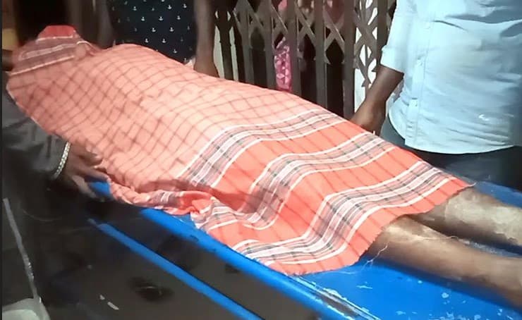 ফুটবল খেলতে গিয়ে যুবকের মৃত্যু!