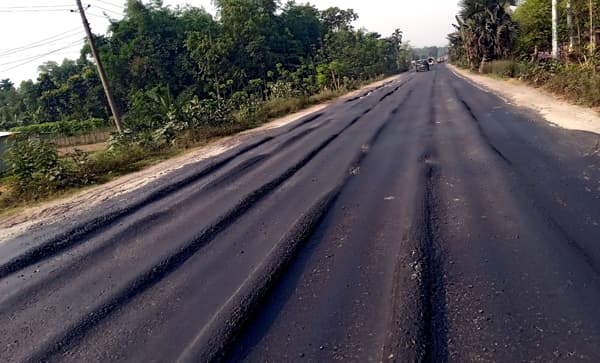 আসলে এটা রেল লাইন নয়!