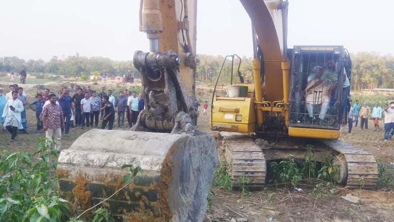 ধামইরহাটে আলতাদিঘী পুনঃখনন কাজের উদ্বোধন