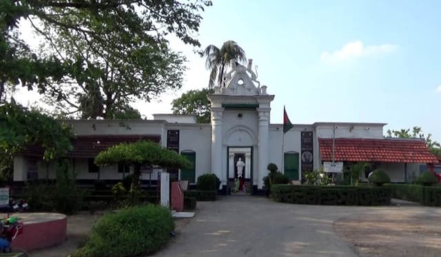 রবীন্দ্রনাথ ঠাকুরের জন্মবার্ষিকীতে নতুন সাজে স্মৃতিধন্য পতিসর