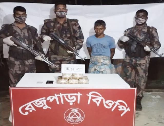 উখিয়ায় ৫০ হাজার ইয়াবাসহ মাদক কারবারি আটক